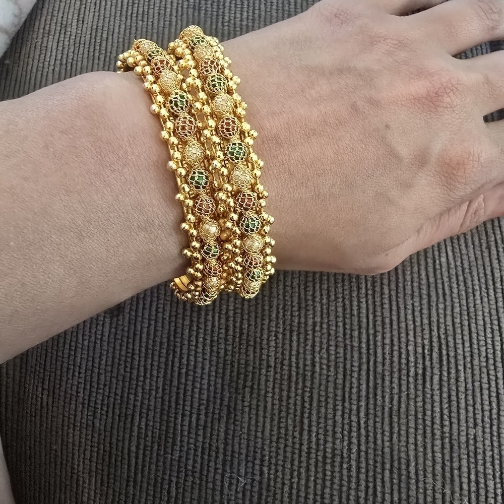 Elegant Gold and Green Beaded Bracelet Set (2)